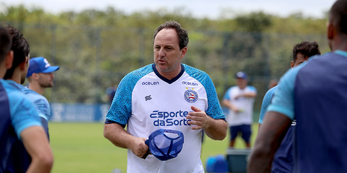 Goleiros do Bahia treinam cobranças de falta em trabalho com Rogério Ceni 