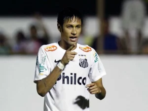 Neymar na época que jogava no Santos - Foto Internet