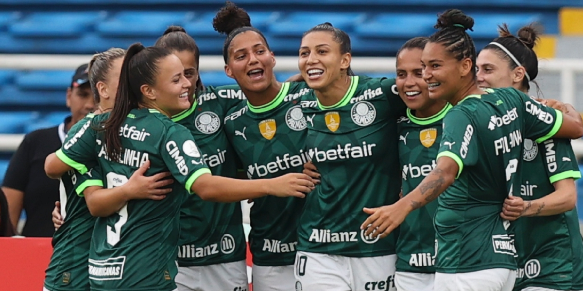 Elenco feminino do Palmeiras (Foto: Reprodução/ Internet)