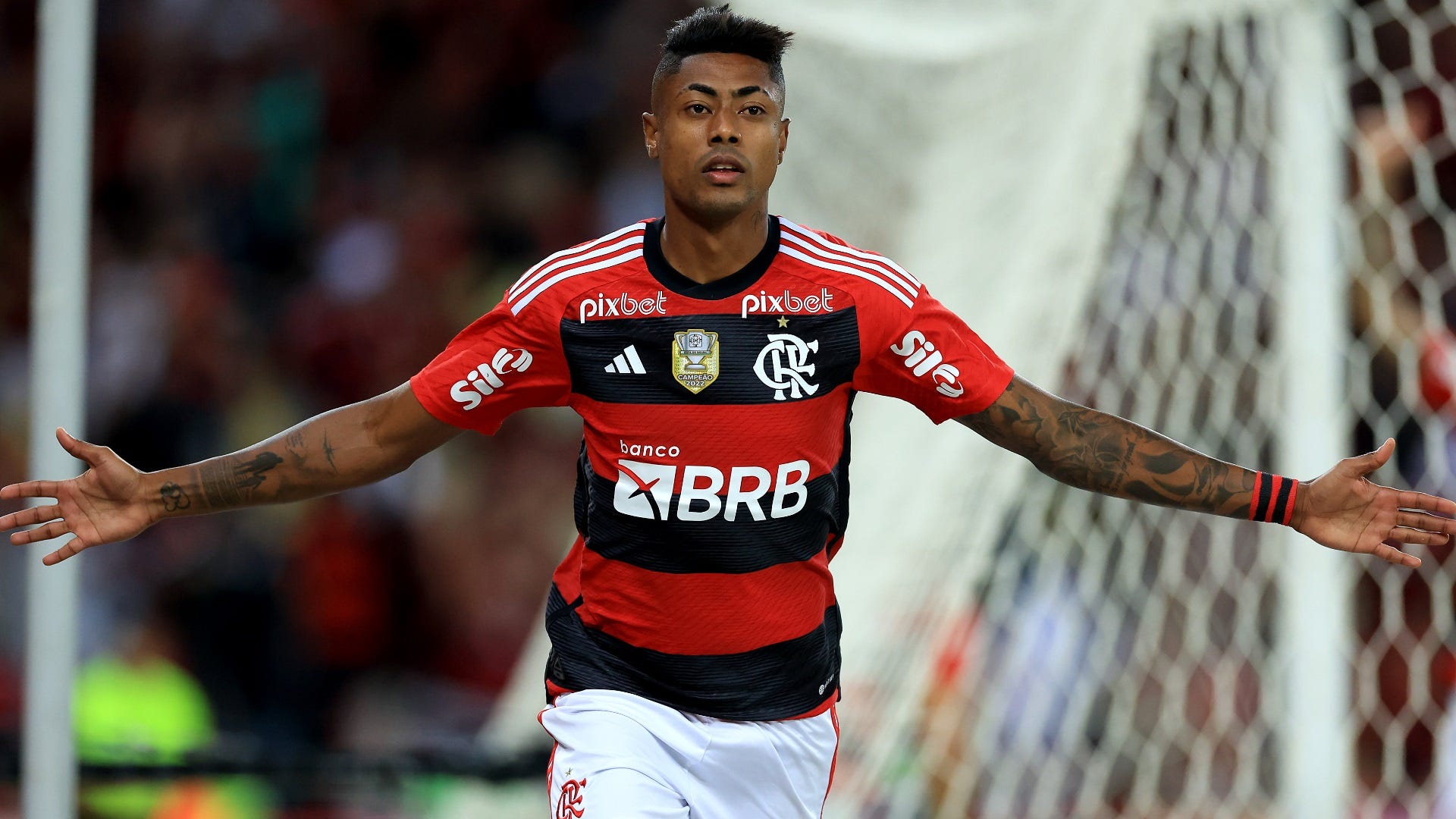 BH renovou com o Flamengo após novela (Foto: Divulgação)