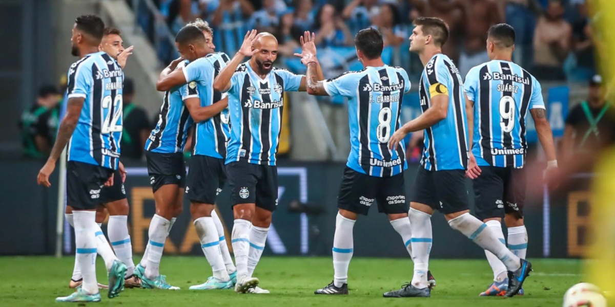 Elenco do Grêmio - (Foto: Reprodução / Internet)