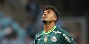 Gabriel Menino, jogador de futebol do Palmeiras (Foto: Pedro H. Tesch/GettyImages)