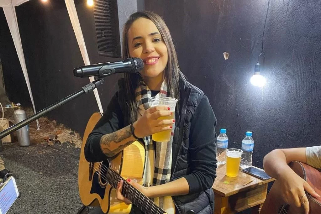 Cantora Grazi Barbosa (Reprodução/Internet)