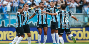 Retorno de meia acima da média caiu como um presente aos torcedores do Grêmio (Foto: Reprodução Internet)