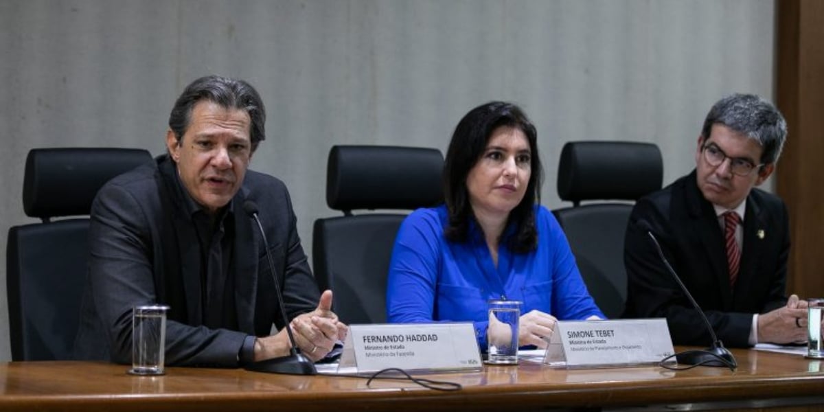 Ministros Haddad e Simone Tebet e o líder do governo no Congresso, Randolfe Rodrigues (Foto: Washington Costa/MPO)