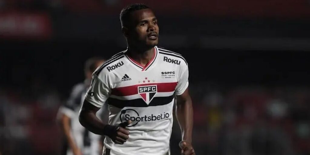 Nikão não vem sendo aproveitado (Foto: Rubens Chiri/Saopaulofc.net)