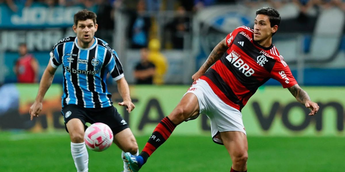 O Grêmio venceu o Flamengo, de Tite por 3 a 2 de virada, em um grande jogo das duas equipes - (Foto: Internet)