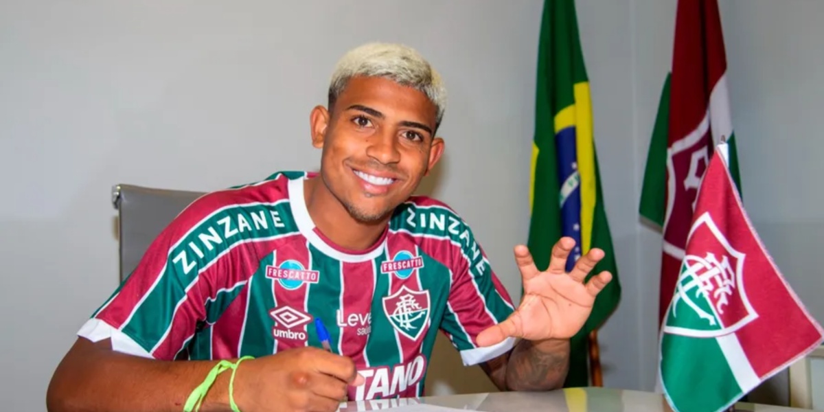 Jhon confirma mais uma temporada no Fluminense - (Foto: Reprodução / Internet)