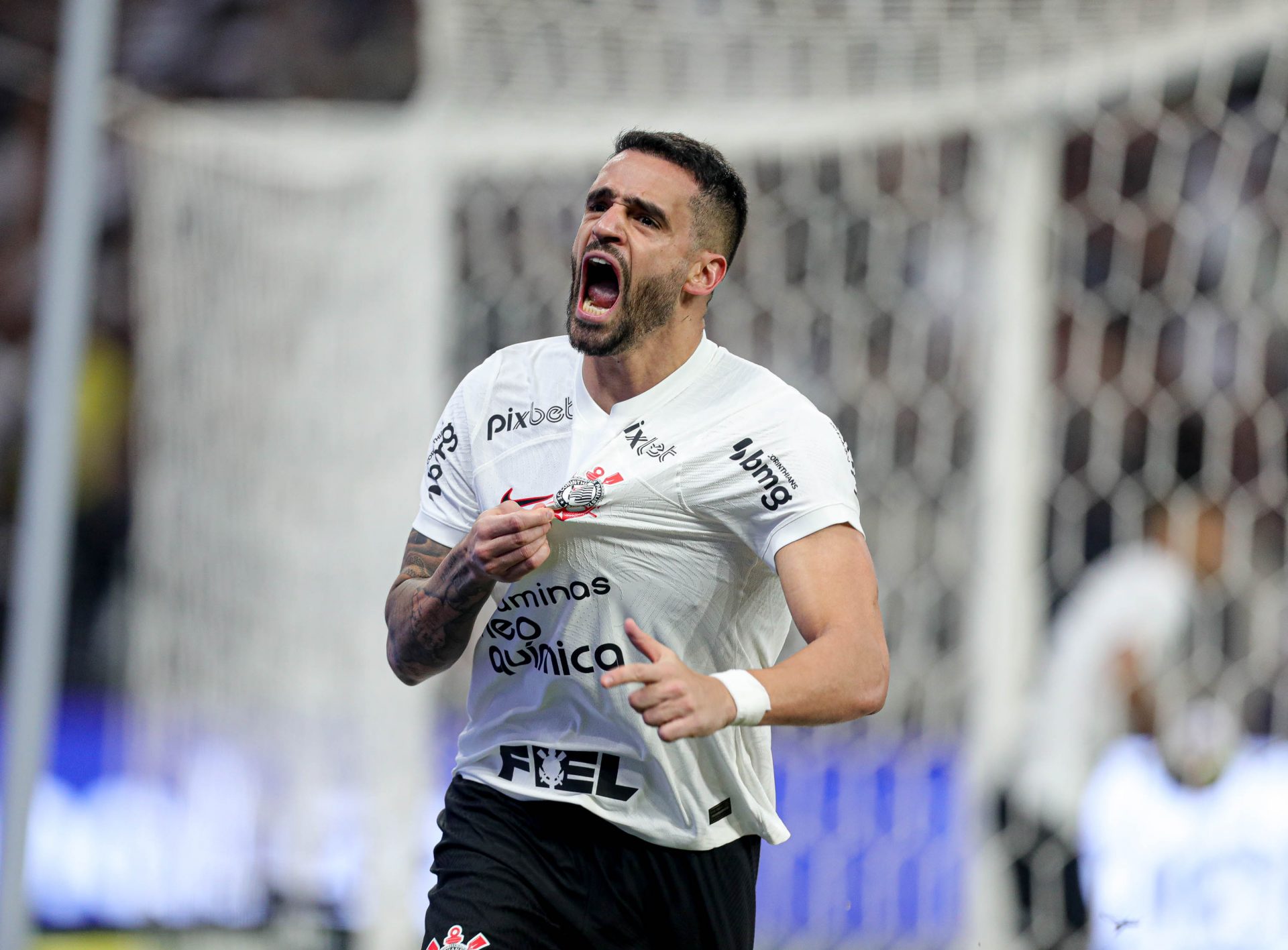 Renato Augusto no Corinthians (Foto: Reprodução, Lancei)