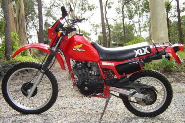 Honda XLX 250 (Reprodução/Internet)