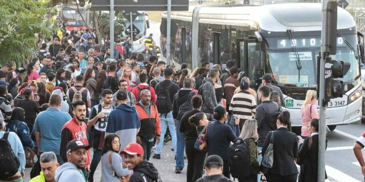 Greve de ônibus (Reprodução/Internet)