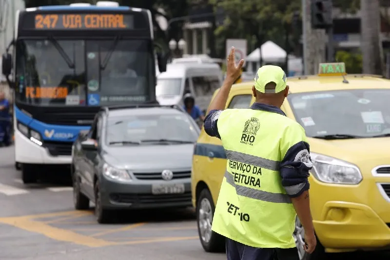 Vagas do concurso do Detran RJ abrange vagas diversas, desde nível técnico a médio (Foto Reprodução/Internet)