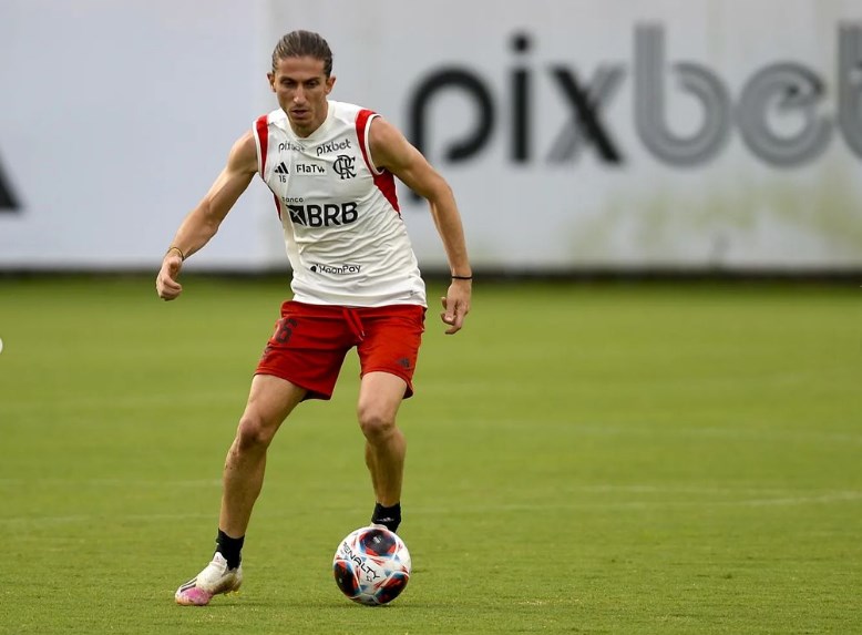 David Luiz treinando (Foto: Reprodução, Jogada 10)