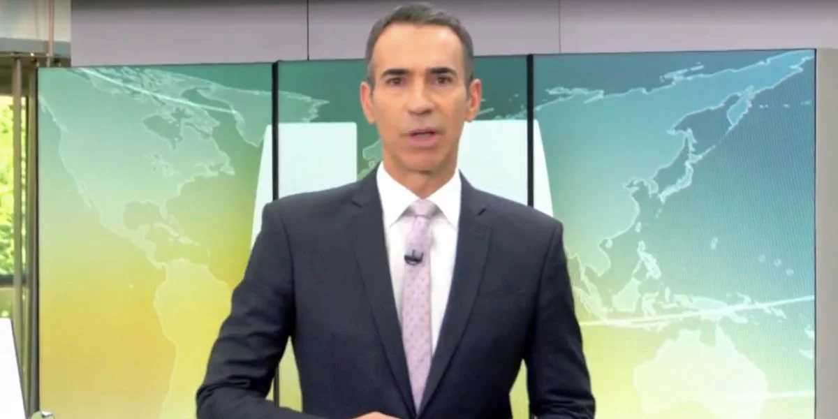 Jornalista César Tralli durante edição do Jornal Hoje (Foto: Reprodução, Globo)