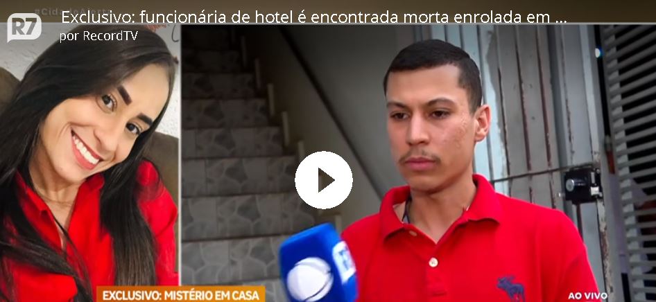 Repórter entrevistando irmão da vítima encontrada morta - Foto Reprodução Record