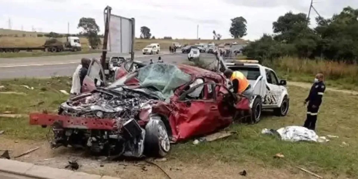 Carro do jogador ficou completamente destruído (Reprodução: Internet)