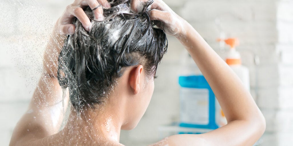 Cuidados na hora de lavar o cabelo (Foto: Reprodução/ Internet)