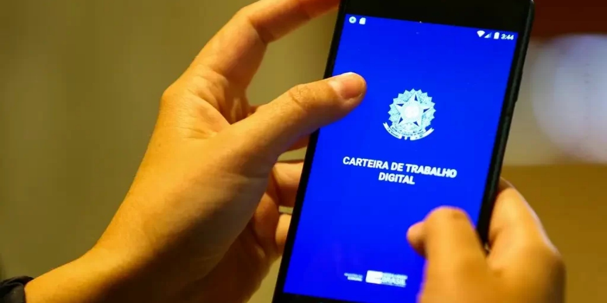 Dá para solicitar seguro-desemprego no aplicativo da carteira digital de trabalho (Foto: Marcelo Camargo/Agência Brasil)