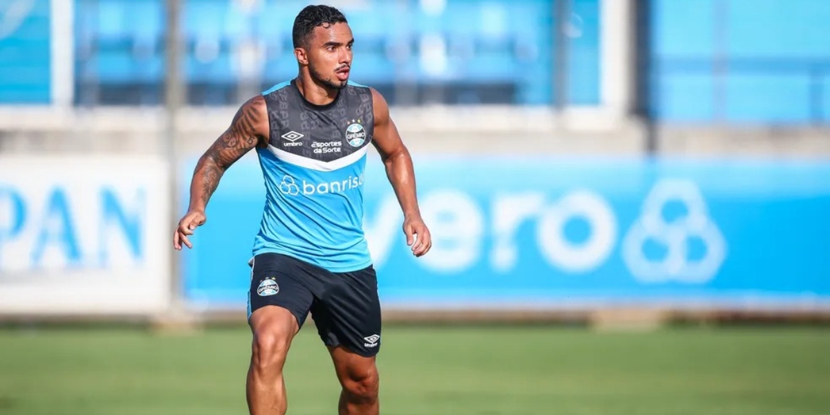 Fabio é lateral do clube (Foto: Lucas Uebel/Grêmio)