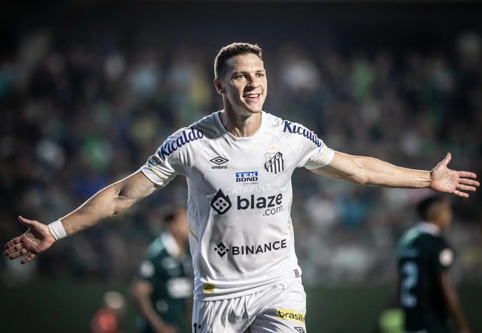  Com três gols marcados, Julio César Furch tem participação direta em nove pontos conquistados pelo Santos no Brasileirão (Foto: Icon)