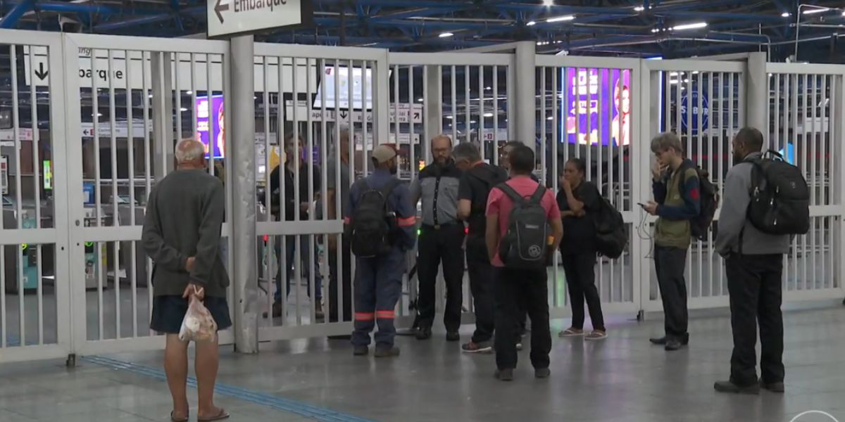 Greve metrô (Foto: Reprodução / Jornal Nacional da Globo)