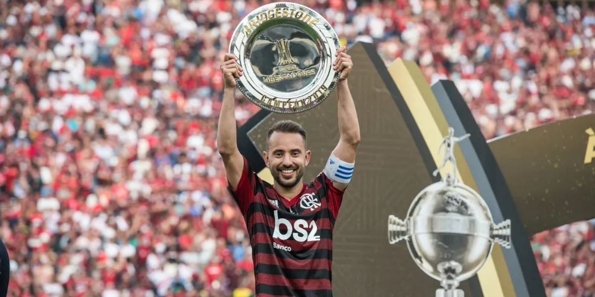 Everton Ribeiro - (Foto: Internet)