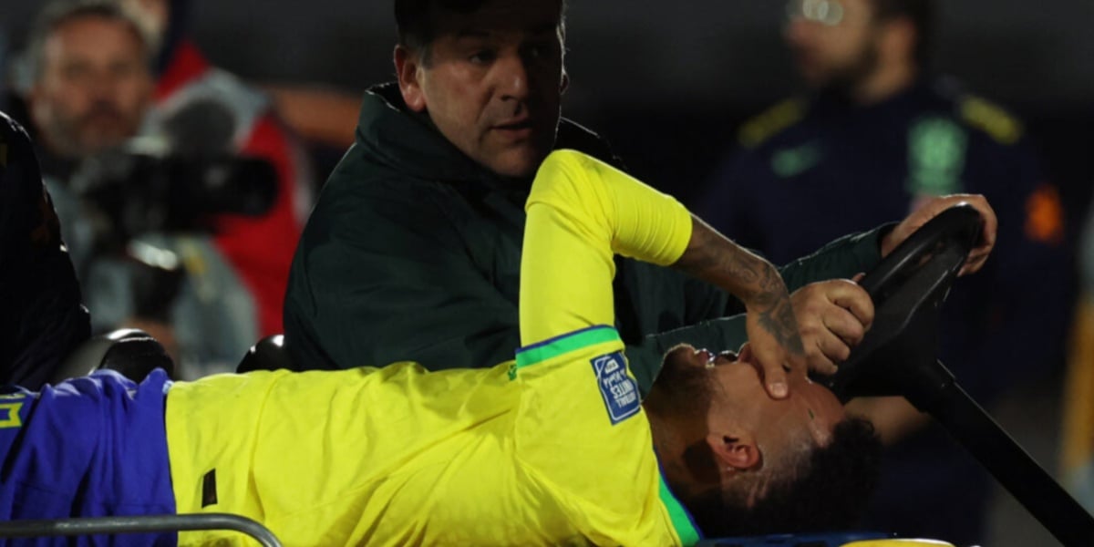 Neymar sofre lesão no jogo do Brasil contra o Uruguai - (Foto: Reprodução / Internet)