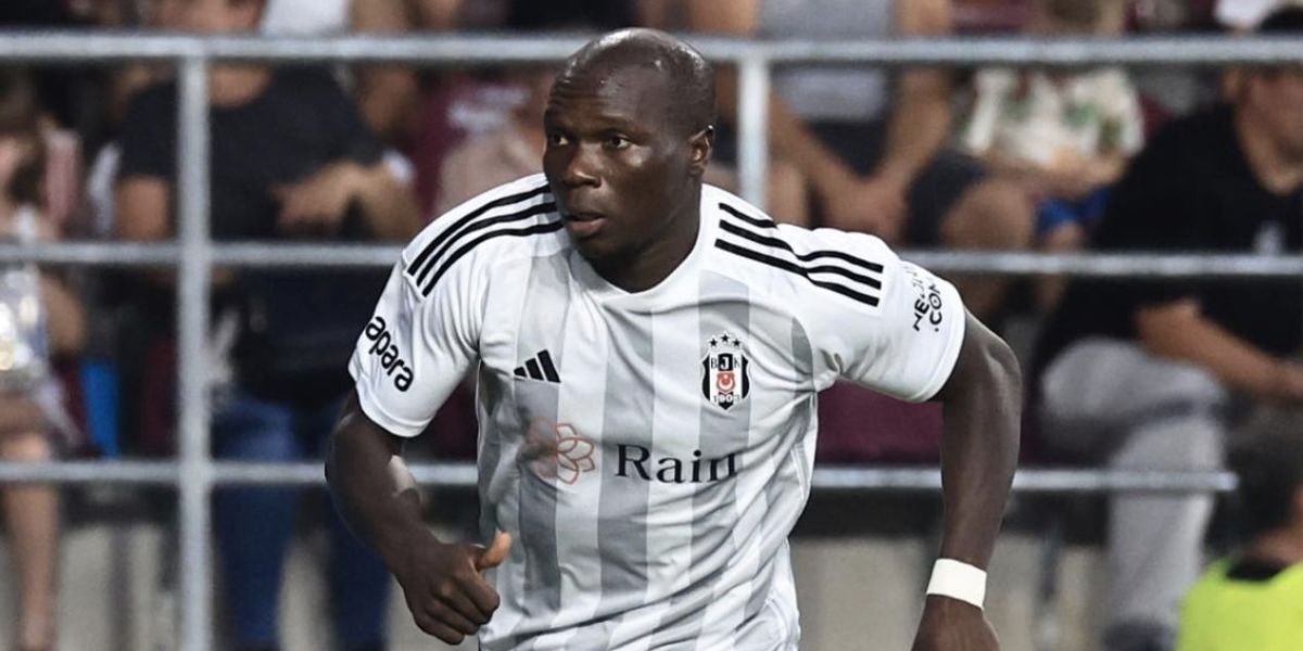 Aboubakar com a camisa do Besiktas - Foto | Reprodução: Internet