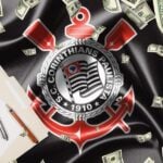 Bandeira do Corinthians e contrato assinado - Foto Reprodução Internet