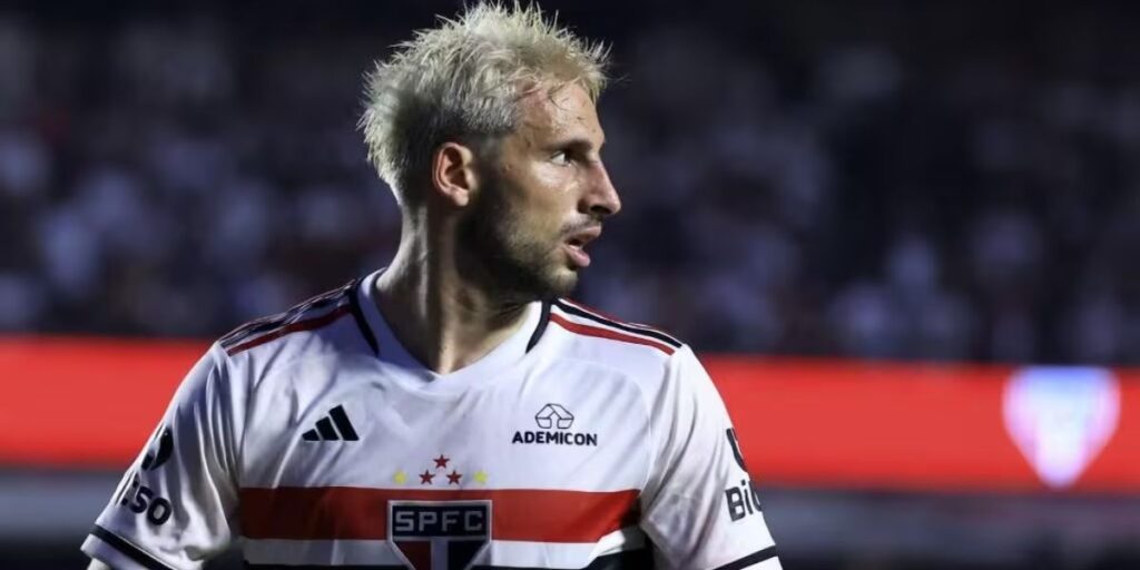 Calleri é dos jogadores de futebol favoritos do Tricolor (Foto: Marcello Zambrana / AFP)