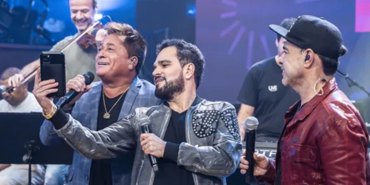 Leonardo, Luciano e Zezé Di Camargo no Altas Horas da Globo (Foto: Reprodução / Maurício Fidalgo/gshow)