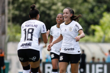 Luana Bertolucci no Corinthians - Internet