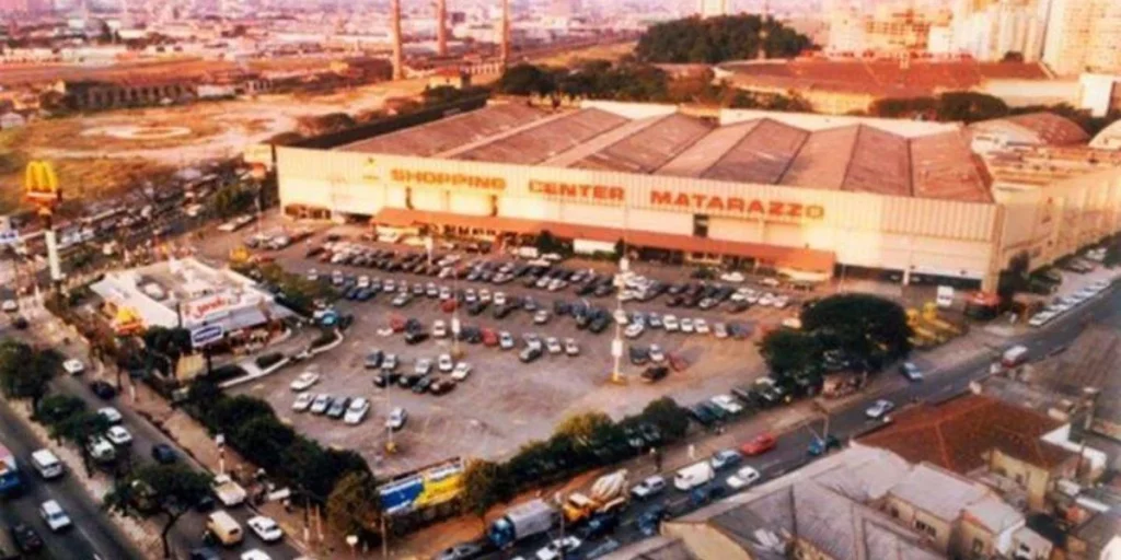 O centro comercial foi a falência - Foto: Internet