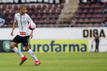 O zagueiro João Victor, de 25 anos, ex-Corinthians - Foto Internet