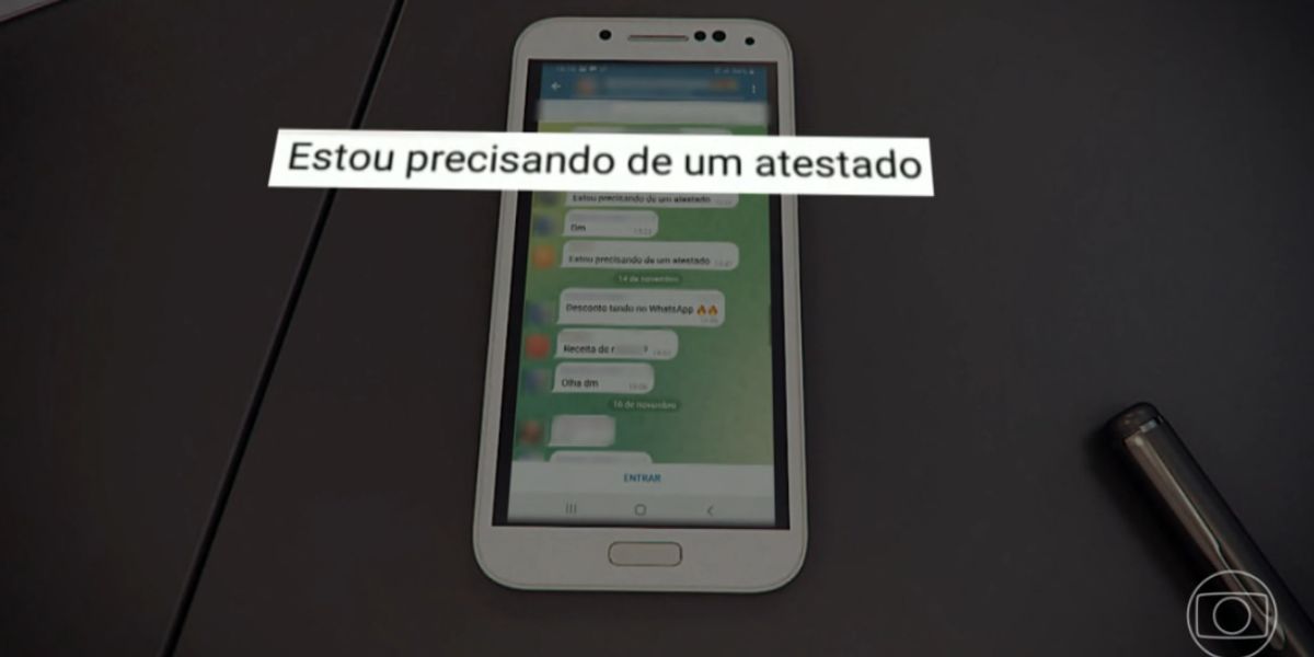 Pessoa pedindo atestado médico falso (Foto: Reprodução / Globo)