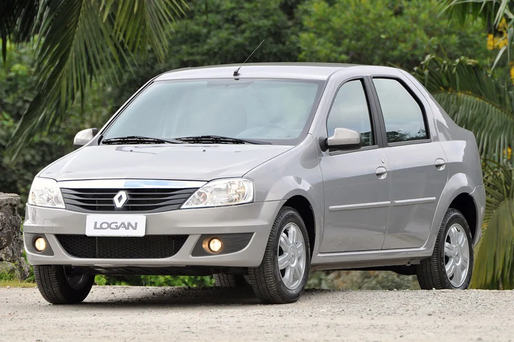 Renault Logan - Foto Reprodução Internet