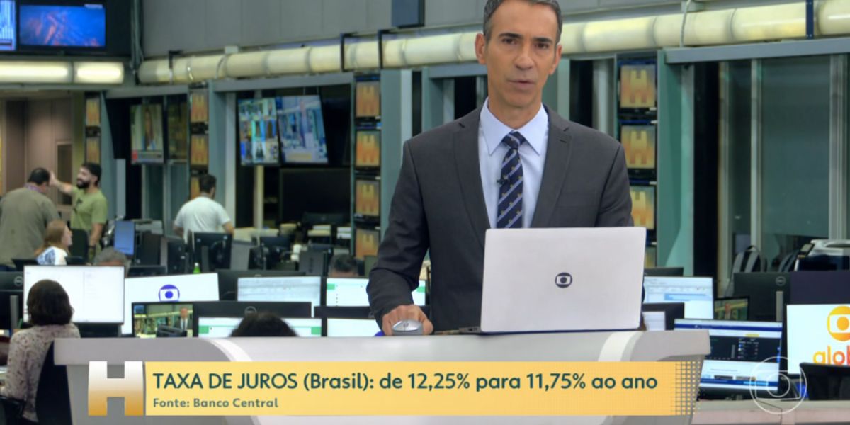 César Tralli dá notícia sobre taxa de juros (Foto: Reprodução / Jornal Hoje da Globo)