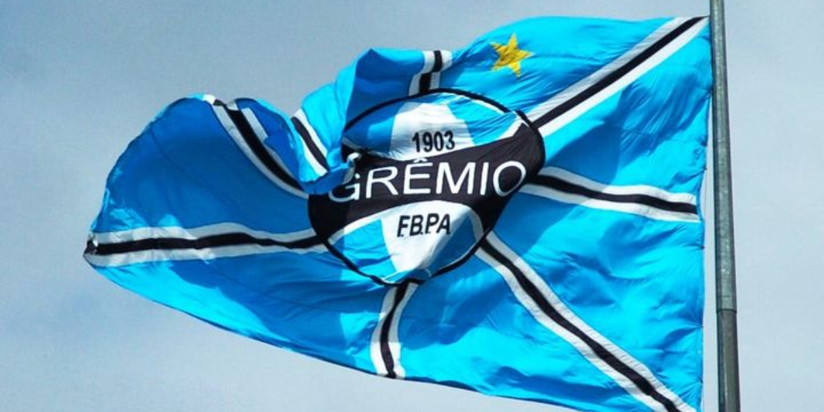 Bandeira do Grêmio (Foto: Reprodução, Globo Esporte)