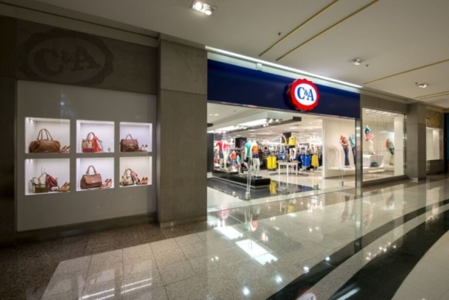 C&A encerra atividade em uma loja gigantesca no shopping (Foto: Reprodução/ Internet)