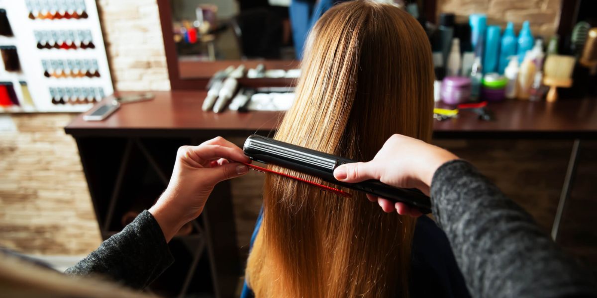 Chapinha pode danificar os fios de cabelo se usado de maneira constante (Reprodução: Internet)