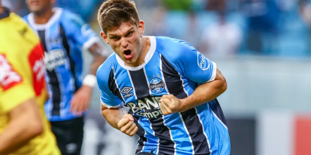 Kannemann é zagueiro (Foto: Lucas Uebel/Grêmio)