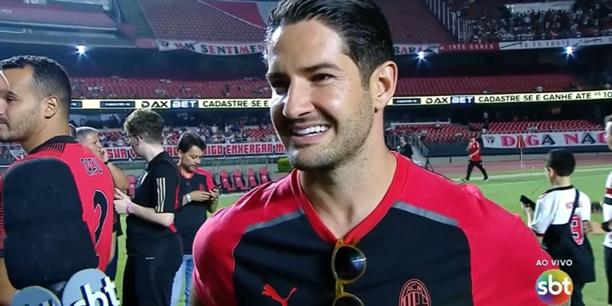 Pato durante o evento no Morumbi e entrevista ao SBT (Reprodução: SBT)