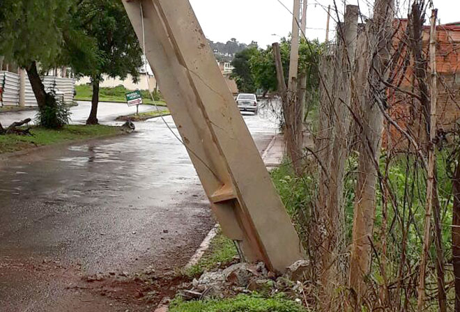 Poste teria provocado a morte de motociclista (Foto: Reprodução Internet) 