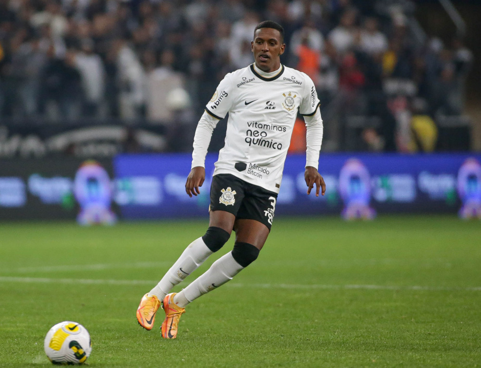 Robert Renan é disputado por Corinthians e o Internacional (Foto: Reprodução/ Internet)