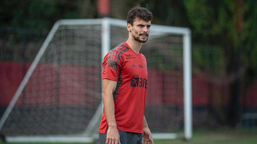 Rodrigo Caio não joga mais pelo Flamengo (Foto: Divulgação)