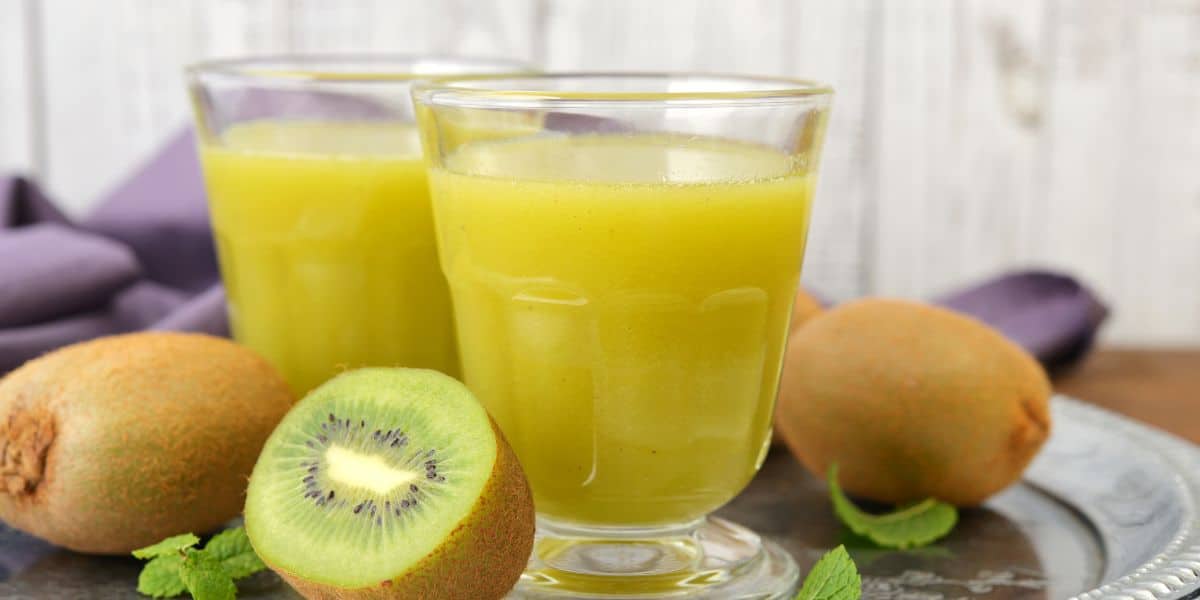 Suco de Kiwi é ideal para ter uma pele de porcelana (Foto: Reprodução/ Internet)