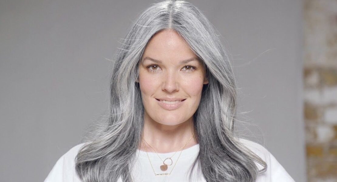 As mulheres estão assumindo os cabelos grisalhos (Foto: Reprodução/ Internet)