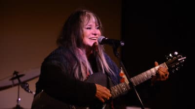 Melanie, cantora símbolo da geração Woodstock - Foto Internet