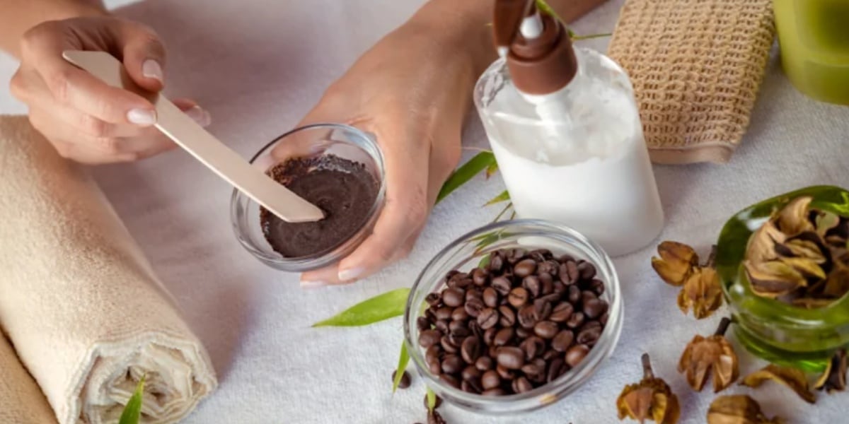 Café pode ser um ótimo aliado para acabar com o cabelo branco (Foto: Reprodução/ Internet)