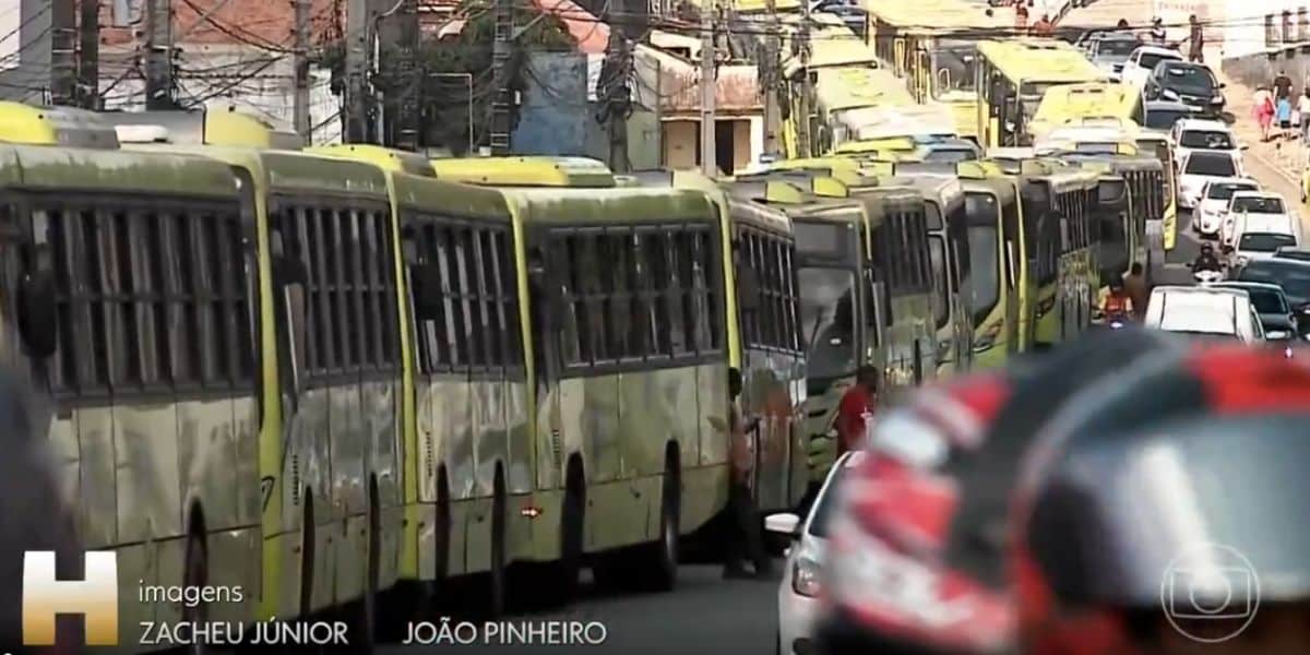 Paralisação ônibus (Foto: Reprodução / Globo)